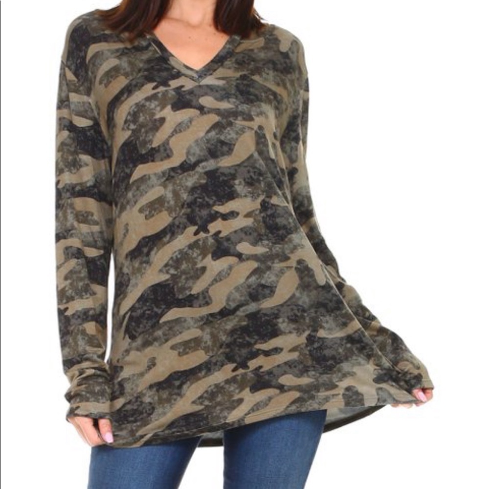 🖤RESTOCK🆕KARINNA CHIC CAMO HOODIE SWEATER NWT🖤 - Picture 2 of 8